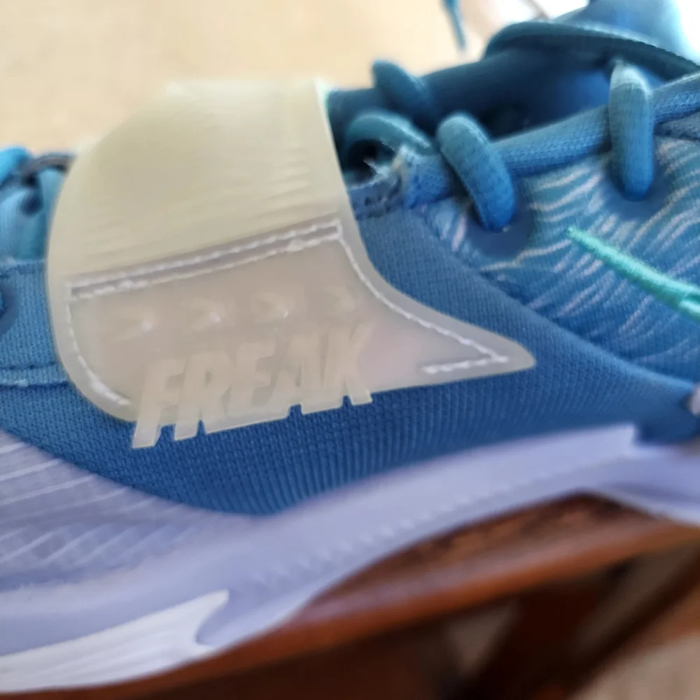 Nike Zoom Freak 3 Freezing Time Size 9
